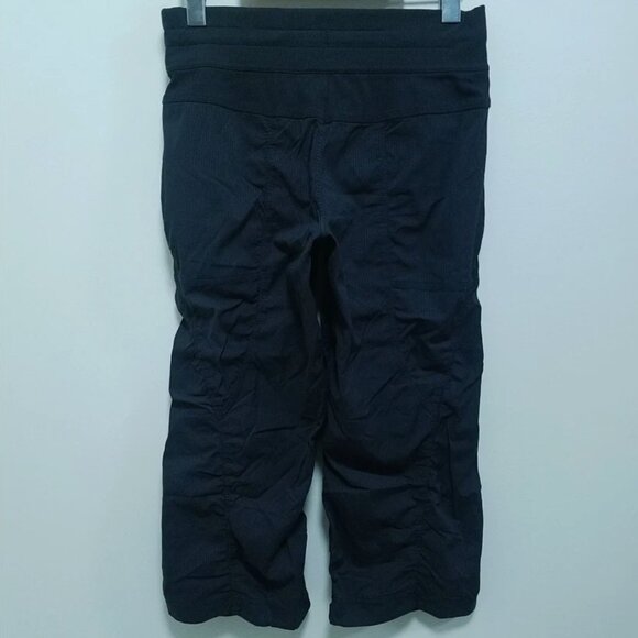 Lululemon Dance Studio Women's 4 XS Crop Black Capri Short Striped Ruffle Pants - Picture 3 of 14